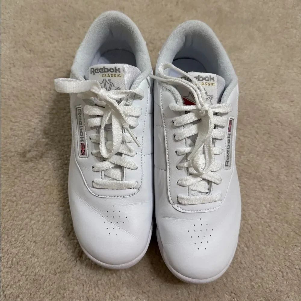 Women’s Reebok Classics Sz 8